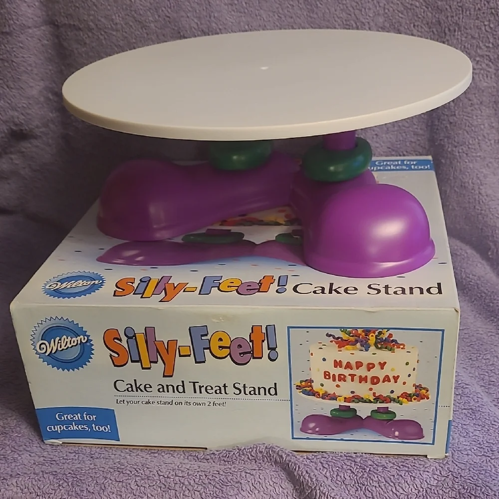 Wilton Silly-Feet Cake Stand - White and Purple